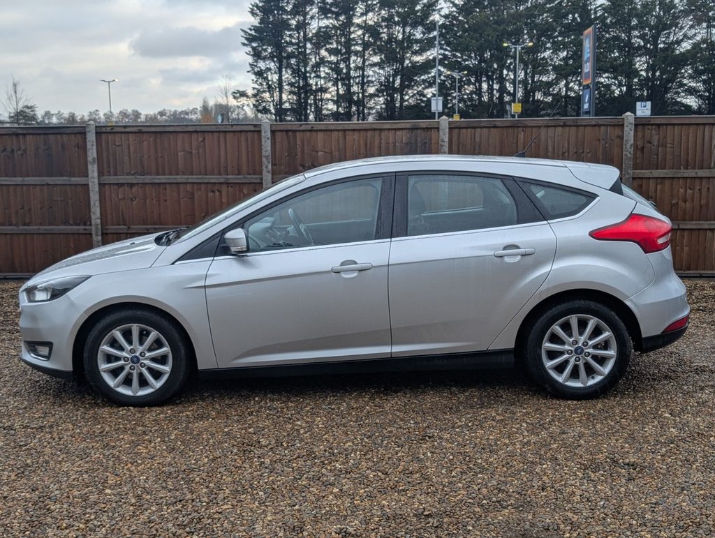 Used Ford Focus 2015 for sale - 76797518: Photo 2