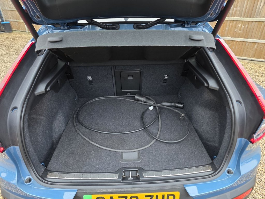 Used Volvo C40 2023 for sale - 77748017: Photo 9