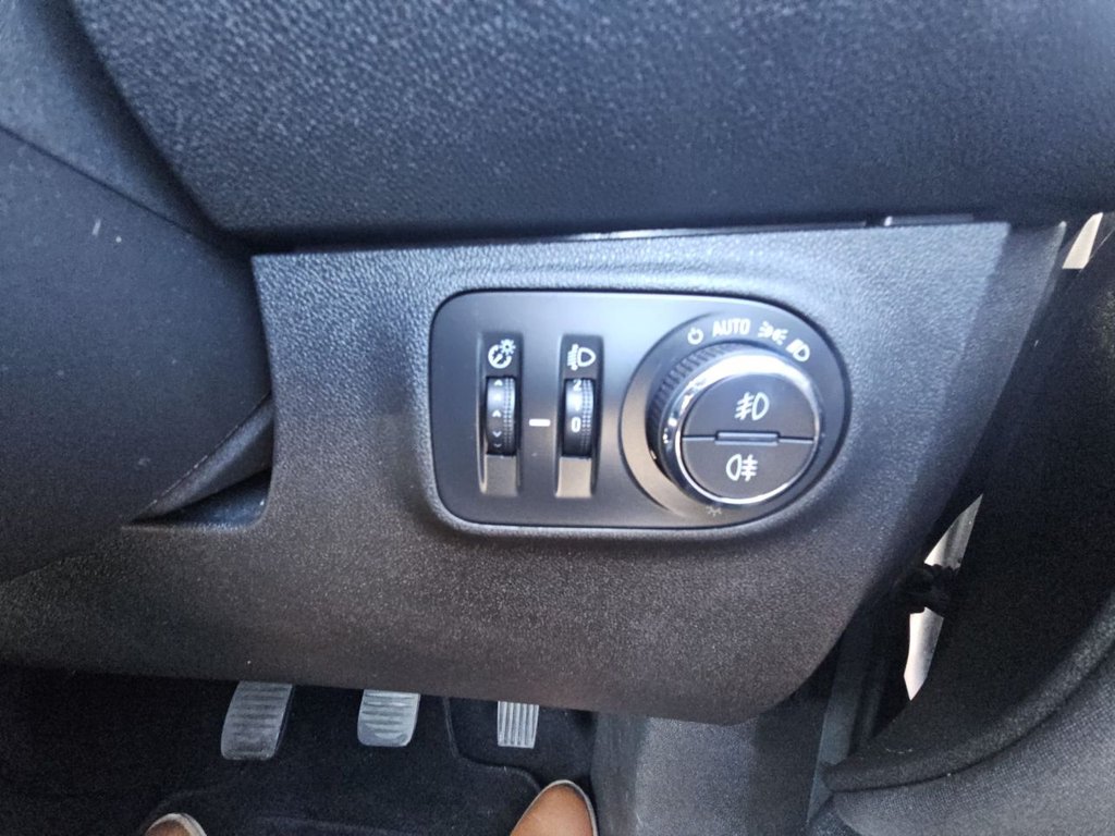 Used Vauxhall Corsa 2015 for sale - 78181195: Photo 14