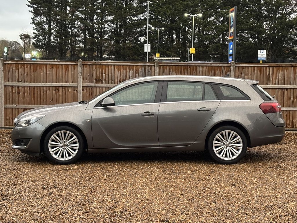 Used Vauxhall Insignia 2016 for sale - 76642384: Photo 2