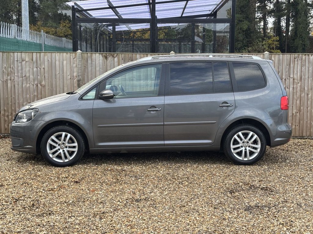Used Volkswagen Touran 2013 for sale - 76430170: Photo 2
