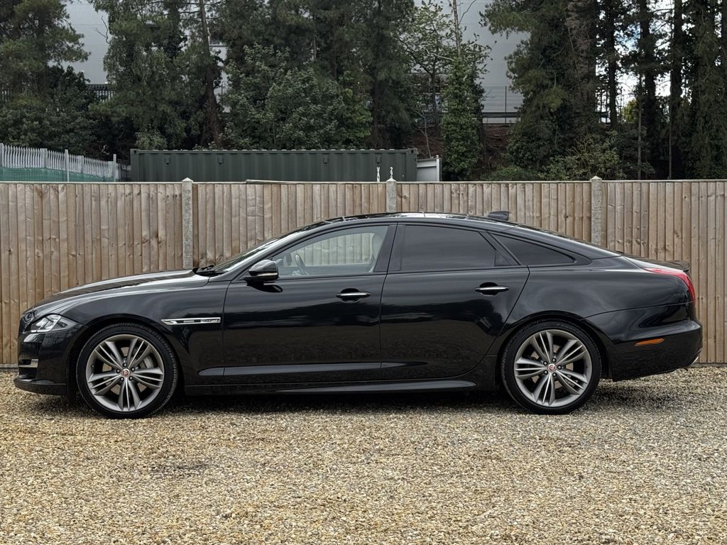 Used Jaguar XJ 2017 for sale - 75998761: Photo 2