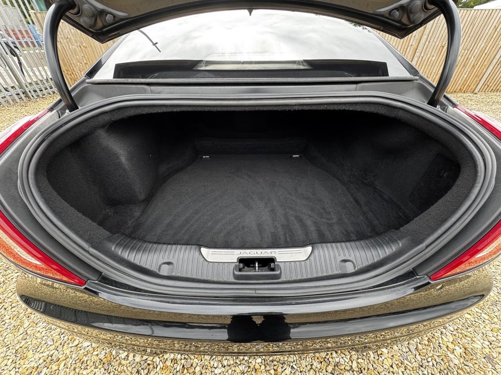 Used Jaguar XJ 2017 for sale - 75998761: Photo 9