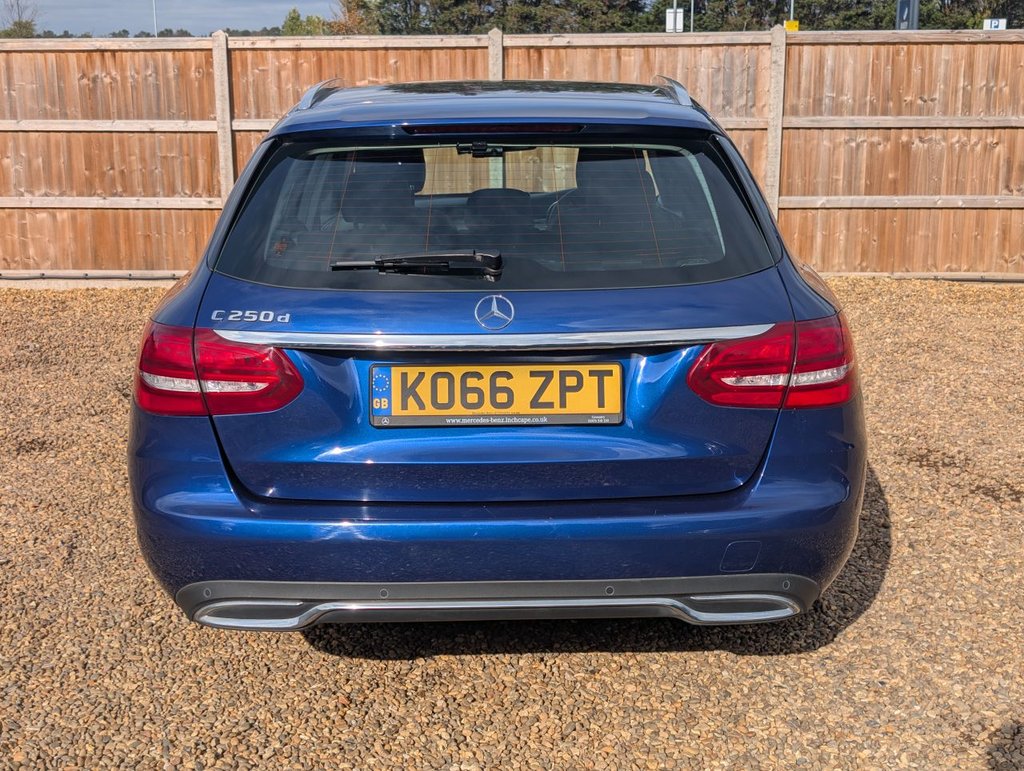 Used Mercedes-Benz C Class 2017 for sale - 76223501: Photo 4