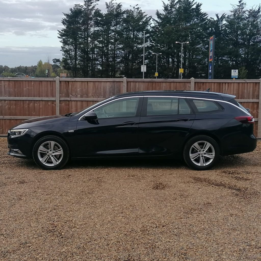 Used Vauxhall Insignia 2019 for sale - 76345213: Photo 2