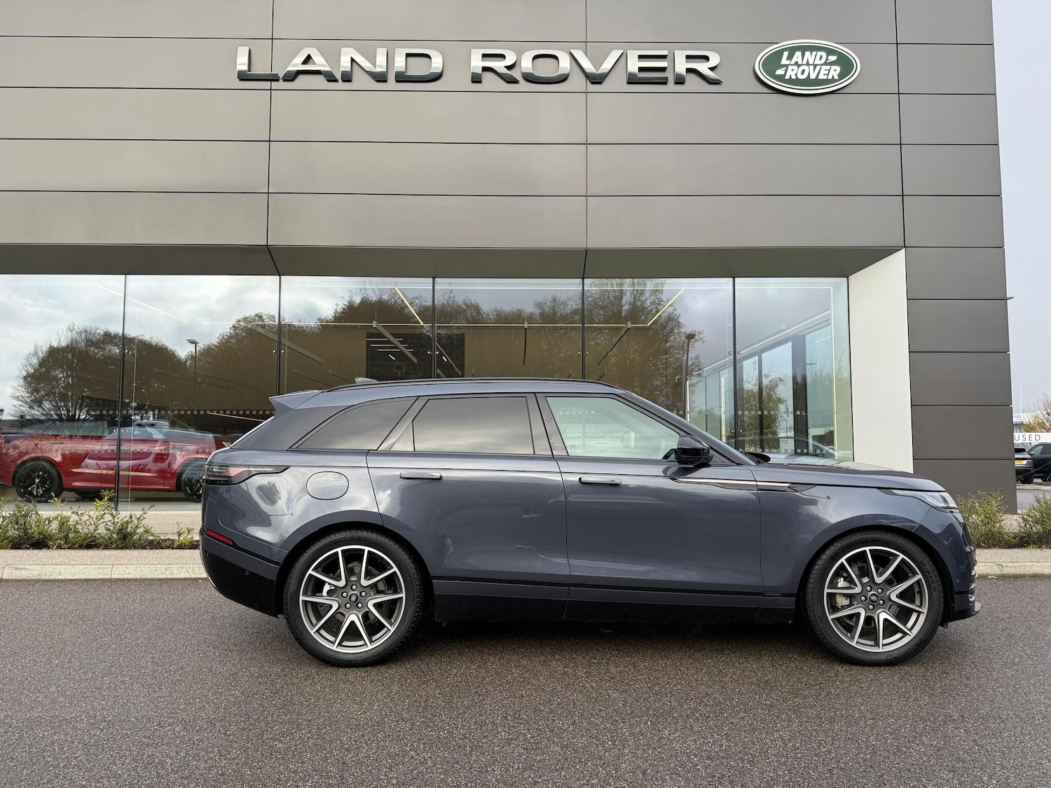 Used Land Rover Range Rover Velar 2025 for sale - 77550605: Photo 2