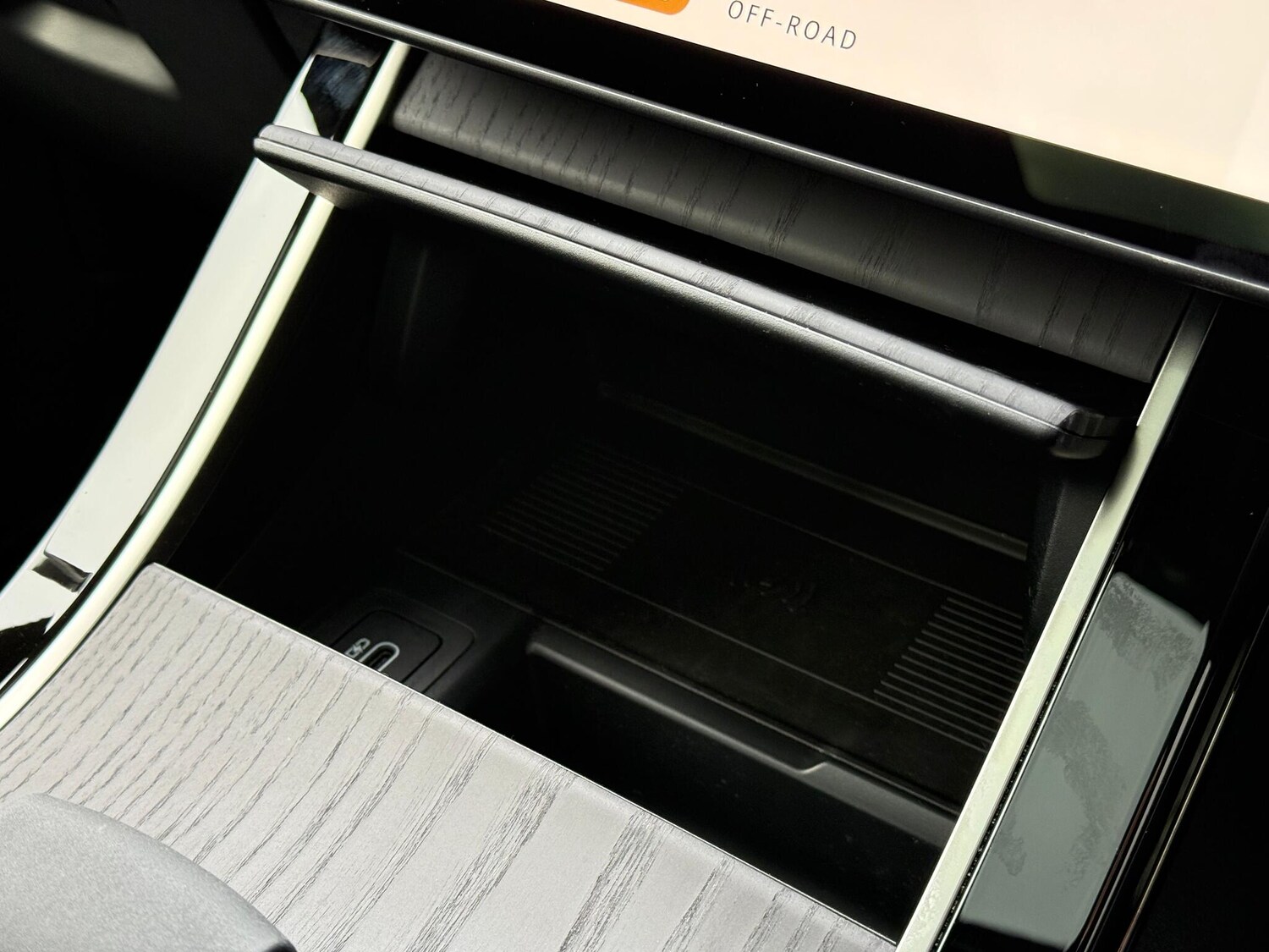 Used Land Rover Range Rover Velar 2025 for sale - 77550605: Photo 44