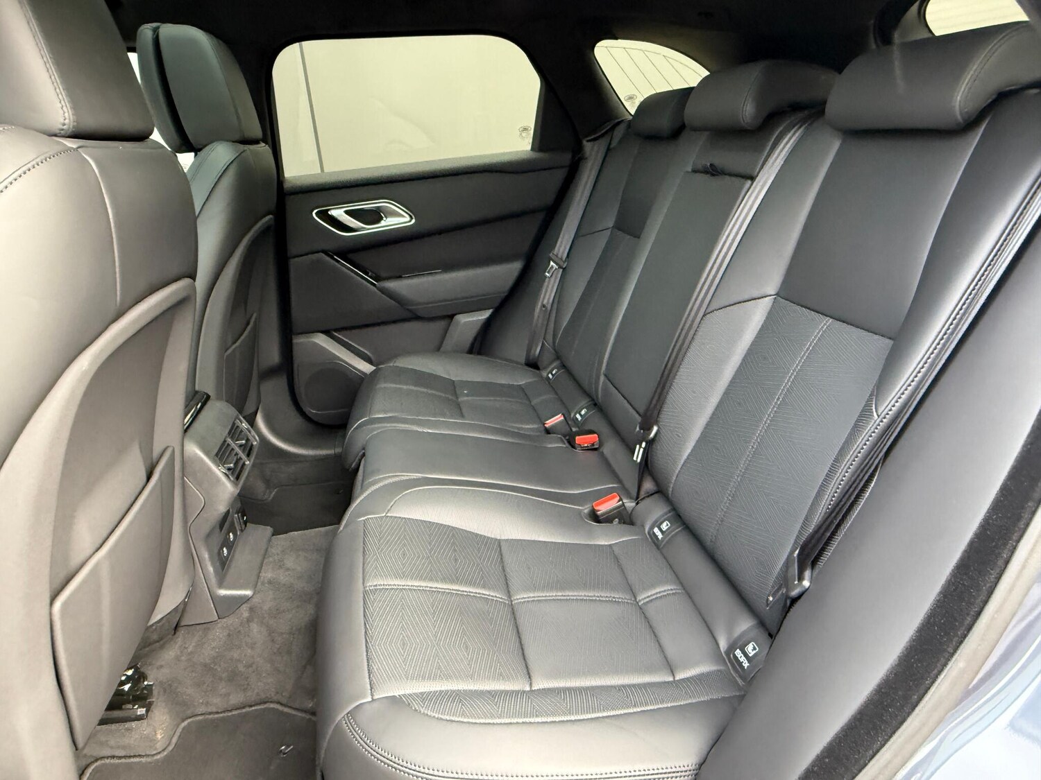 Used Land Rover Range Rover Velar 2025 for sale - 77550605: Photo 48