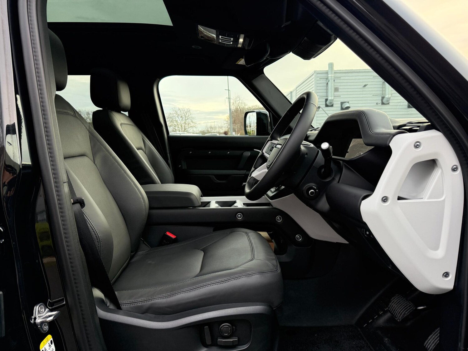 Used Land Rover Defender 2025 for sale - 77484390: Photo 27