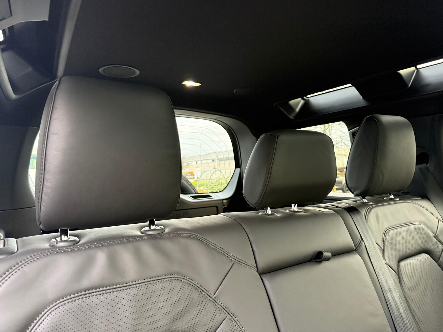 Used Land Rover Defender 2025 for sale - 77484390: Photo 33