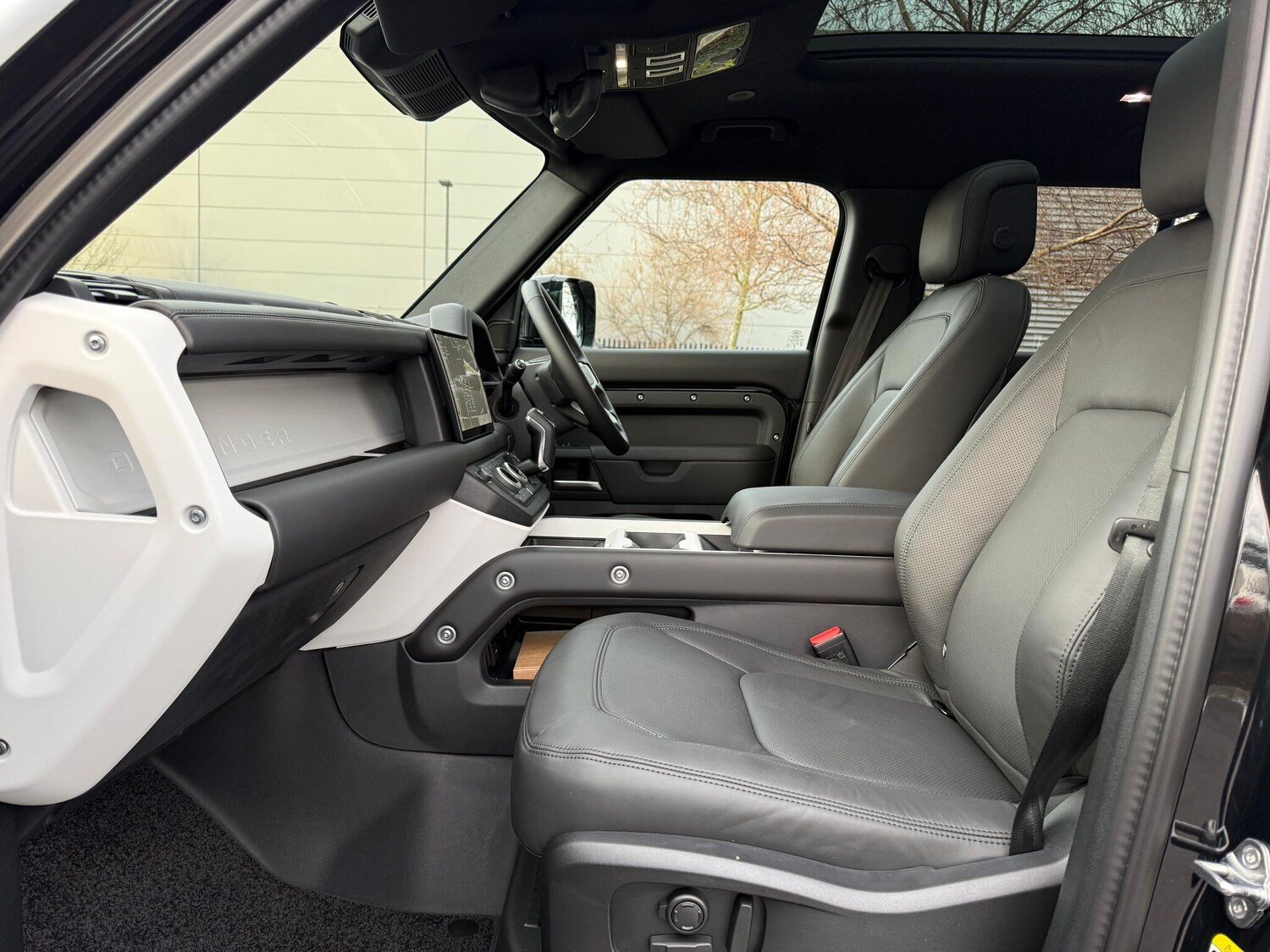 Used Land Rover Defender 2025 for sale - 77484390: Photo 41