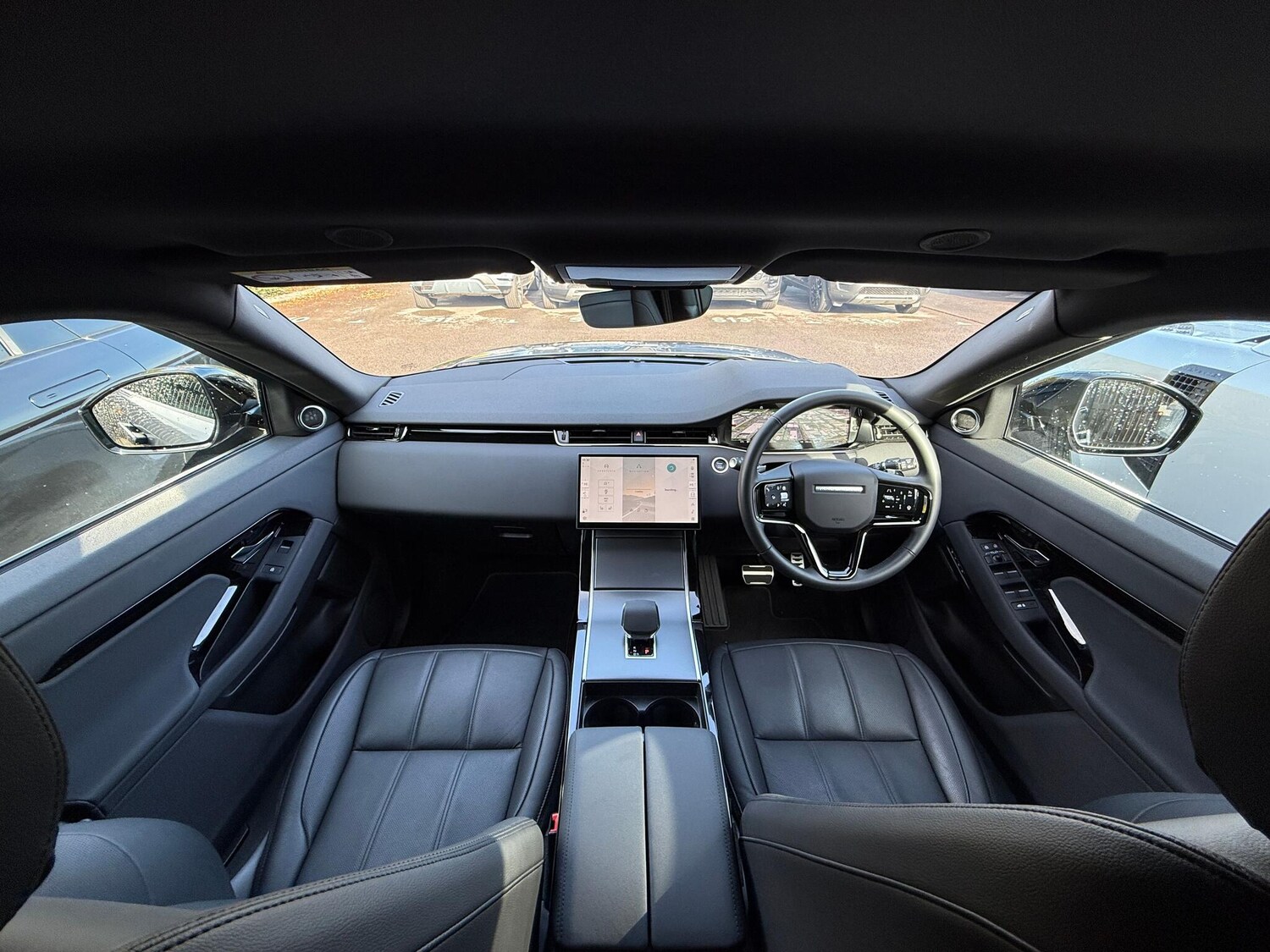 Used Land Rover Range Rover Evoque 2025 for sale - 76259184: Photo 3