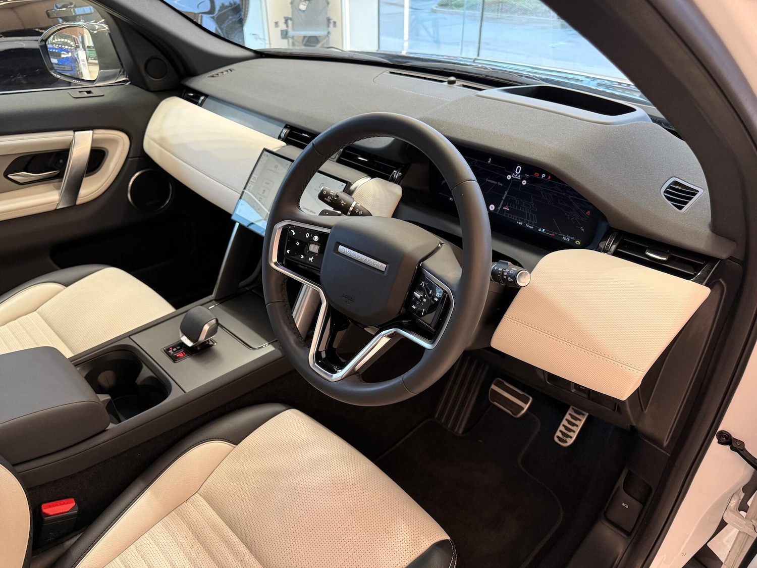 Used Land Rover Discovery Sport 2024 for sale - 77291634: Photo 41