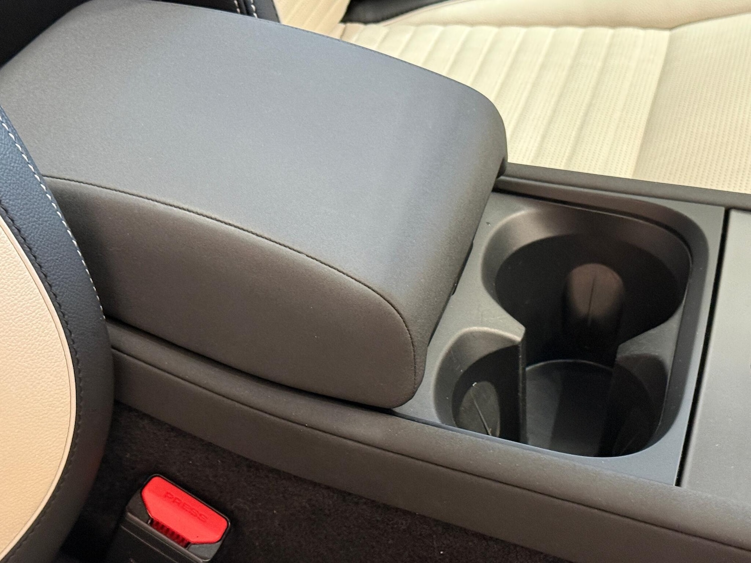 Used Land Rover Discovery Sport 2024 for sale - 77291634: Photo 42