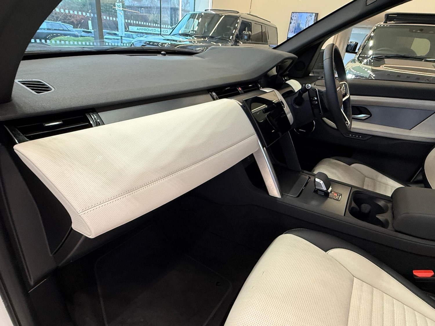 Used Land Rover Discovery Sport 2024 for sale - 77291634: Photo 43