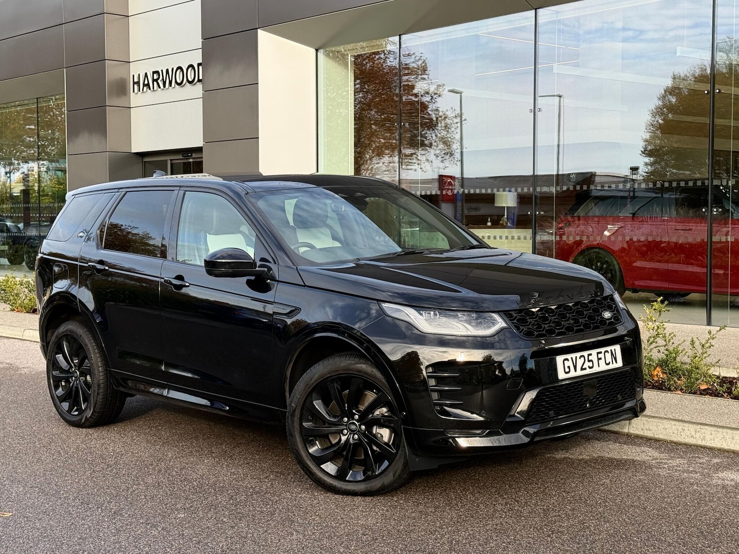 Used Land Rover Discovery Sport 2025 for sale - 76422965: Photo 1