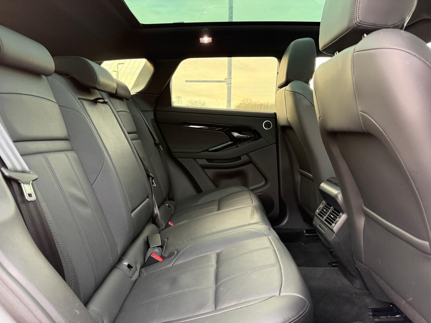 Used Land Rover Range Rover Evoque 2025 for sale - 76226610: Photo 34