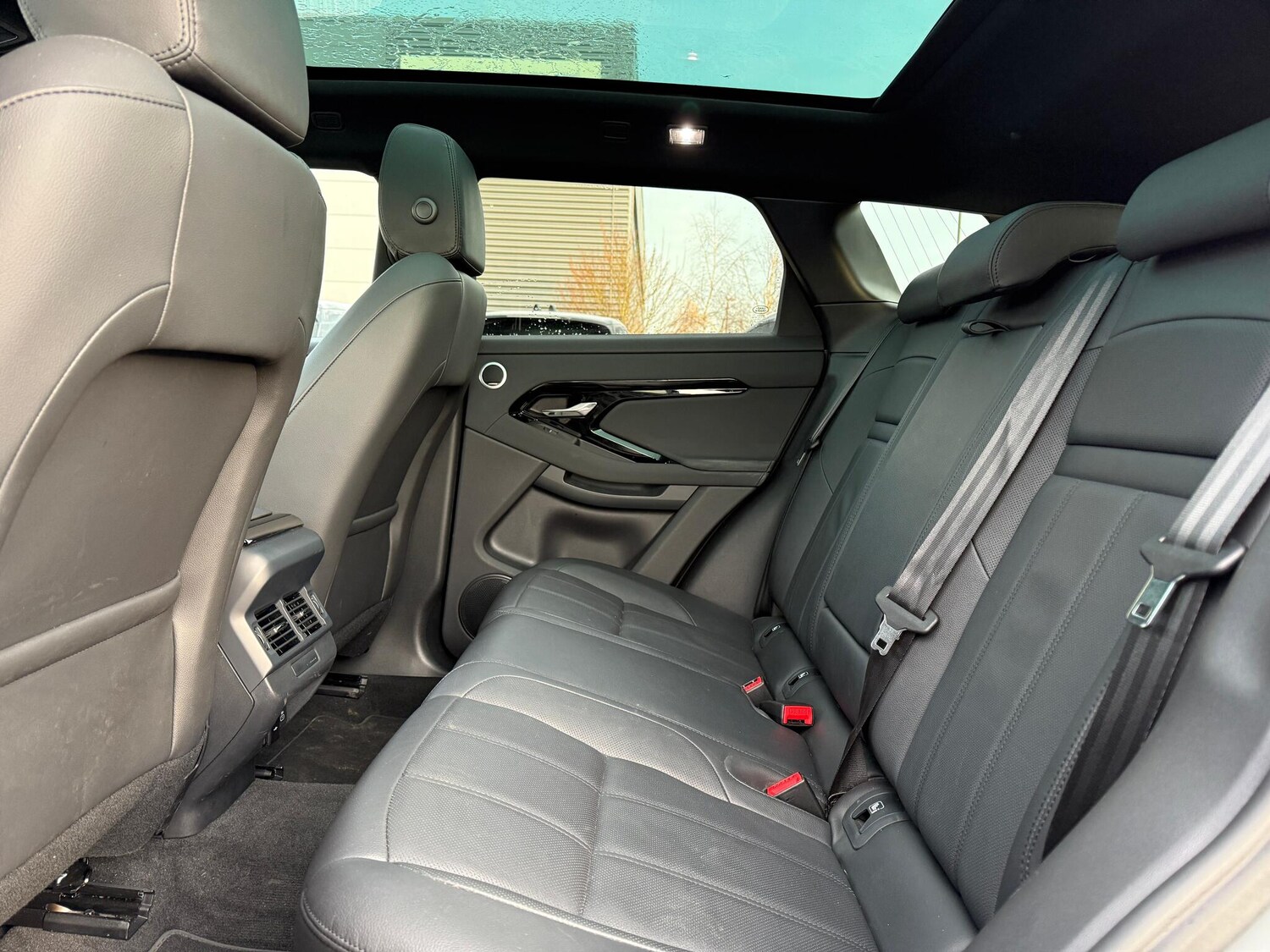 Used Land Rover Range Rover Evoque 2025 for sale - 76226610: Photo 38