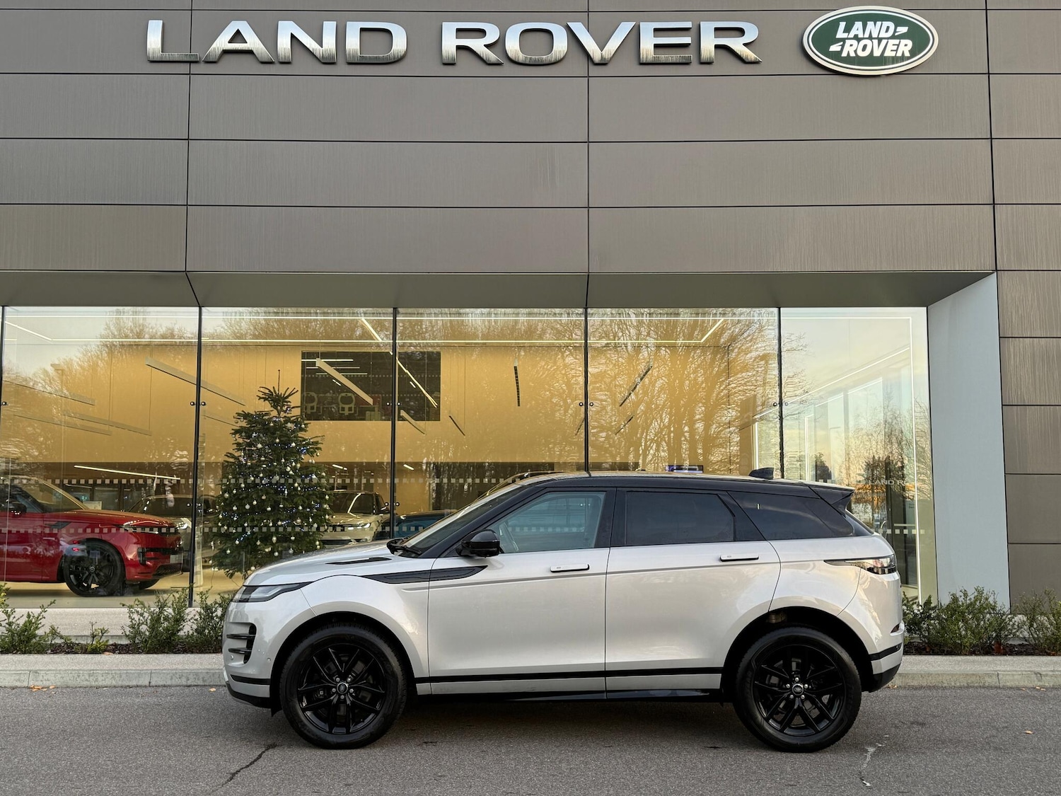 Used Land Rover Range Rover Evoque 2025 for sale - 76226610: Photo 8