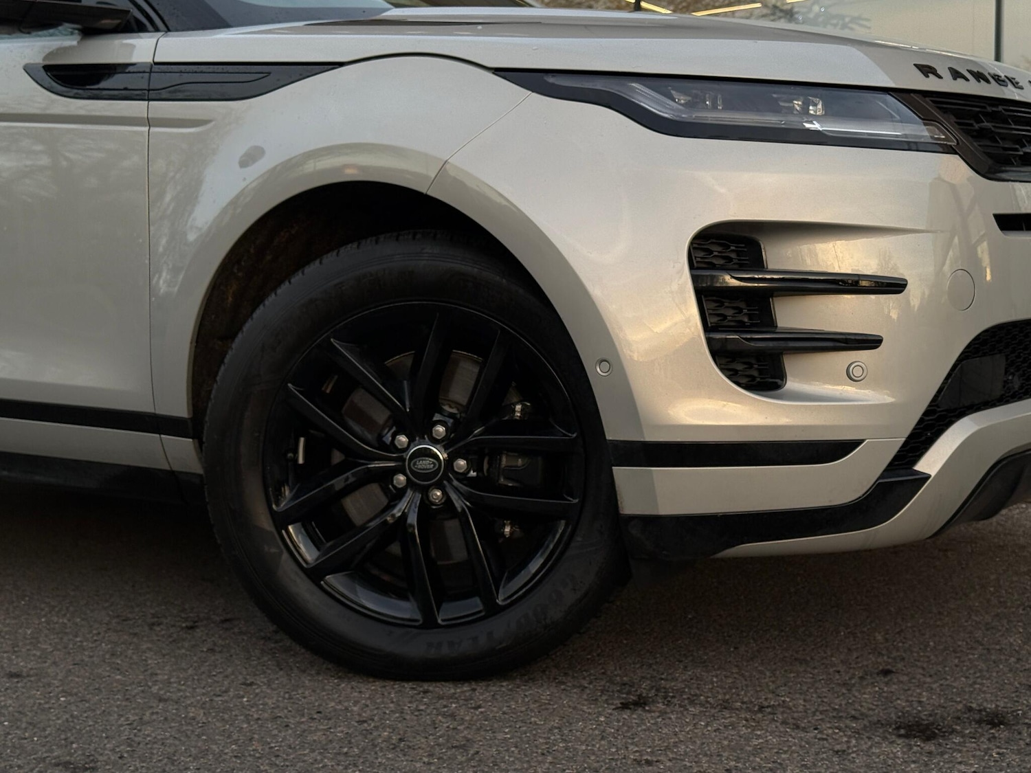 Used Land Rover Range Rover Evoque 2025 for sale - 76226610: Photo 9