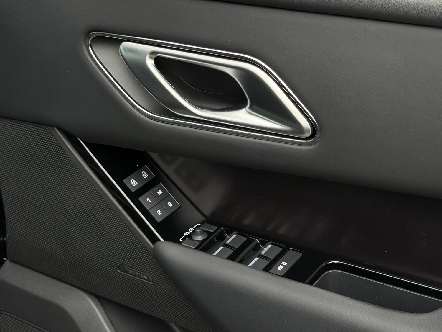 Used Land Rover Range Rover Velar 2025 for sale - 76226725: Photo 27