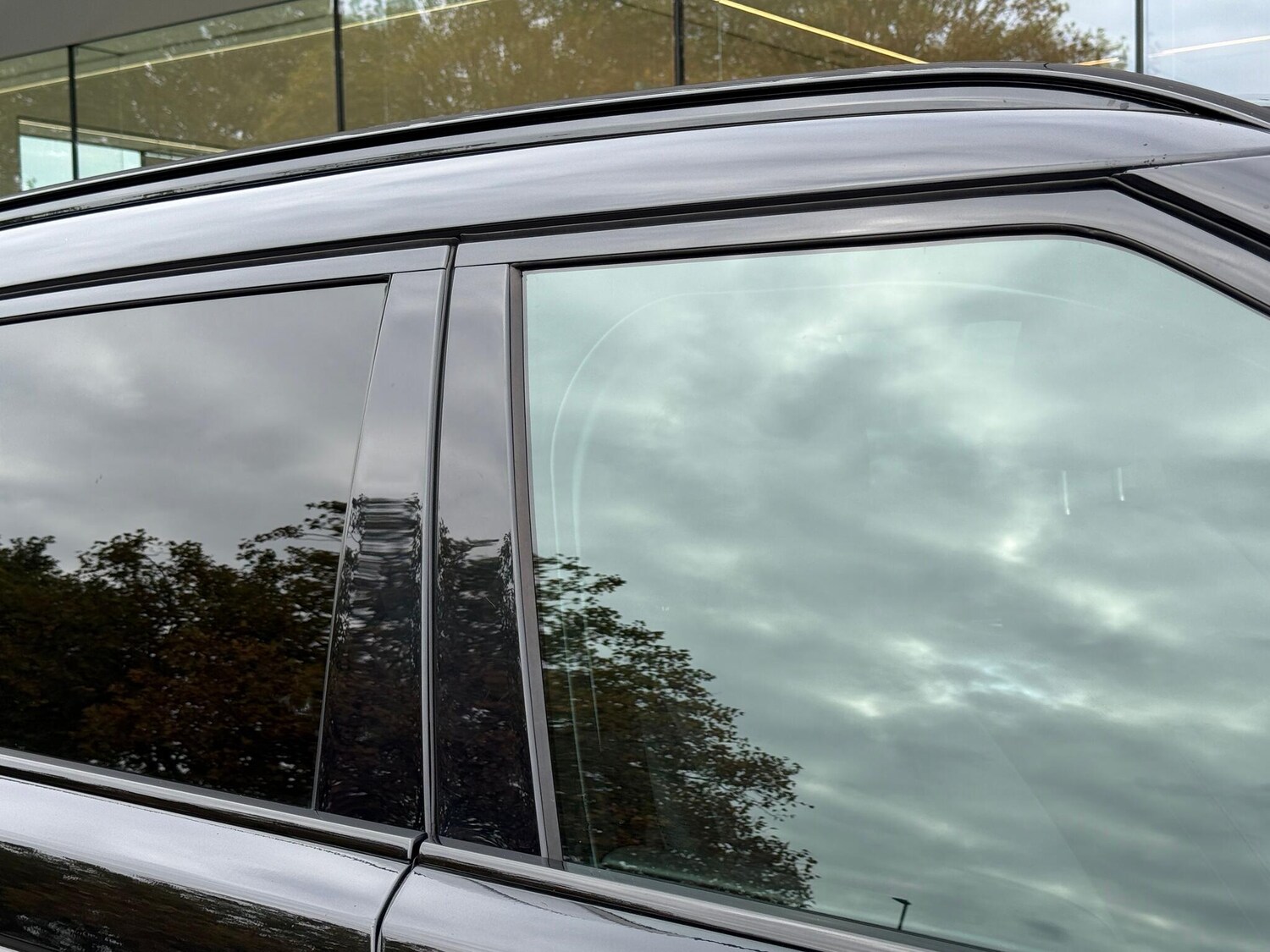 Used Land Rover Range Rover Velar 2025 for sale - 76226725: Photo 33