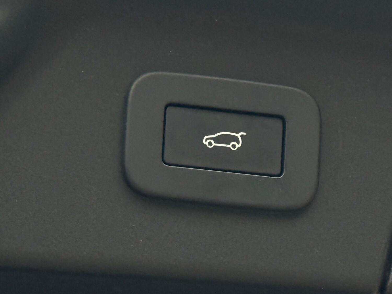 Used Land Rover Range Rover Velar 2025 for sale - 76226725: Photo 38