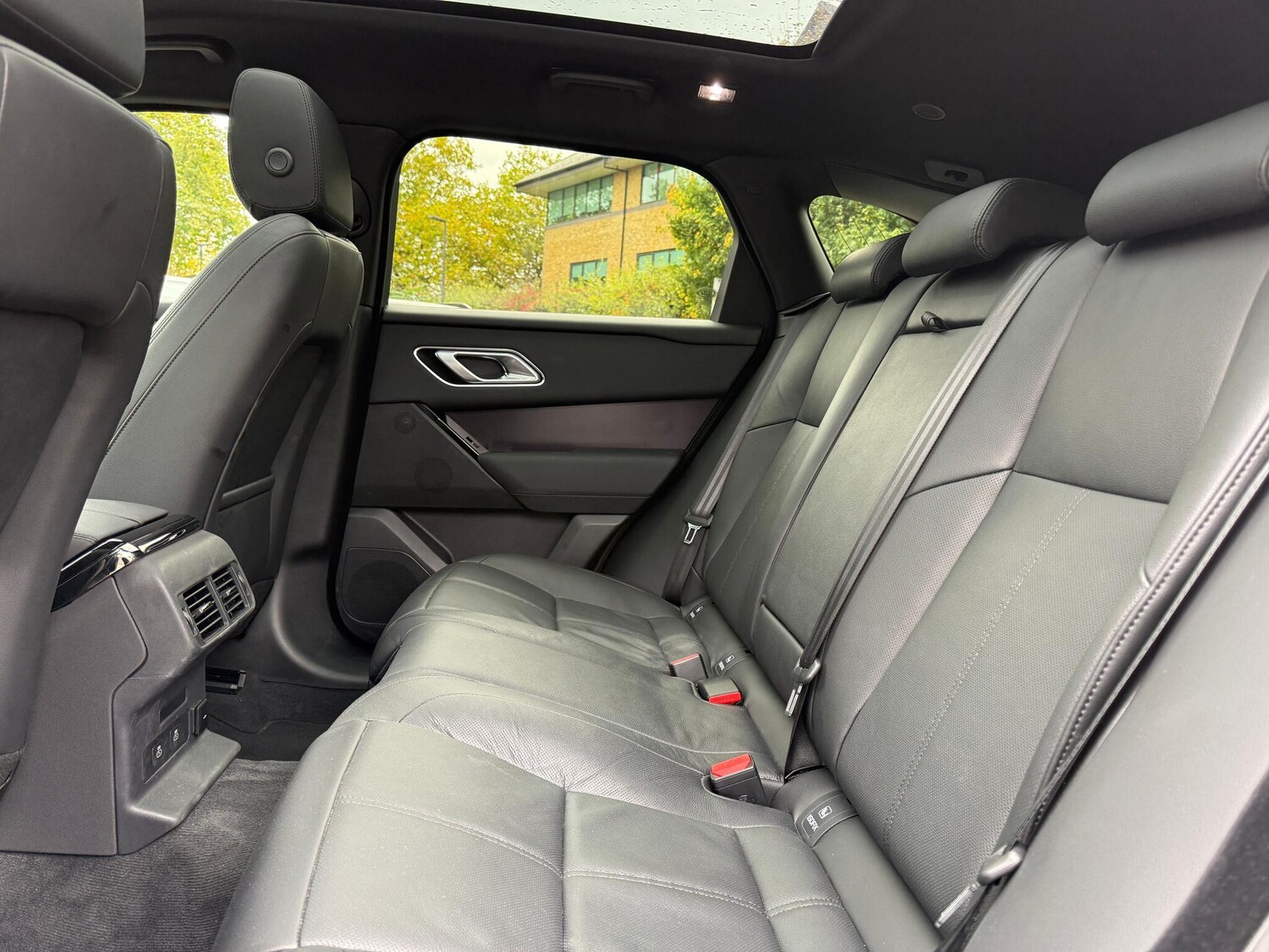 Used Land Rover Range Rover Velar 2025 for sale - 76226725: Photo 44