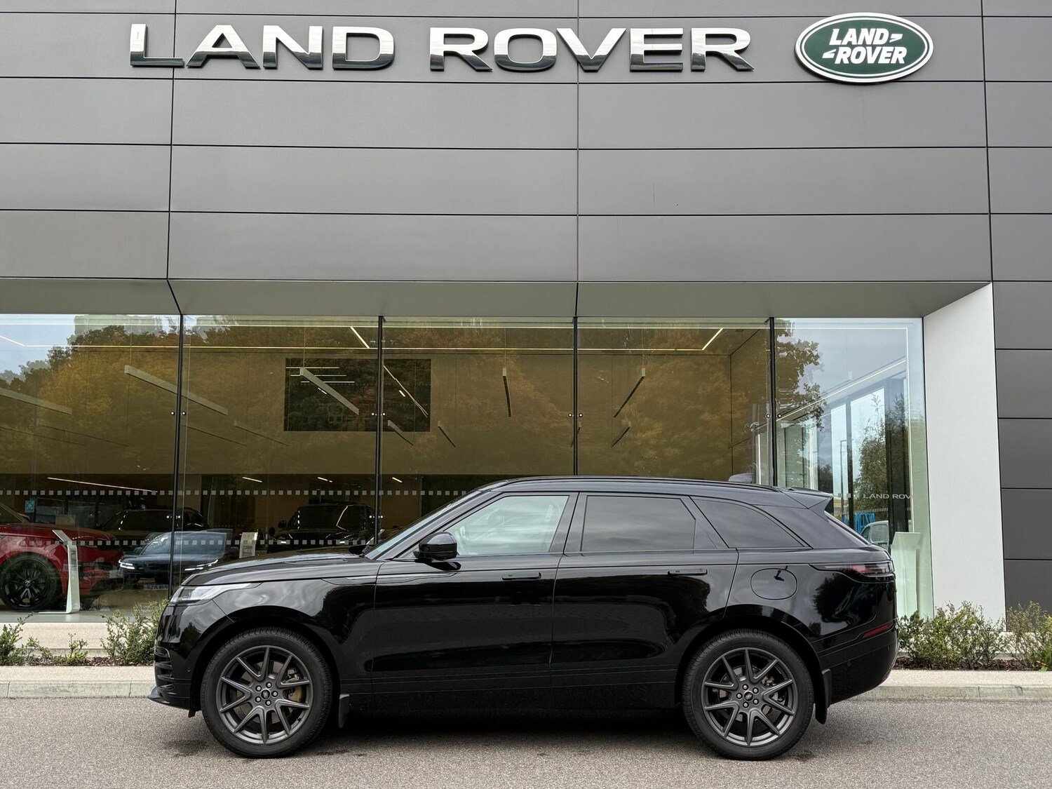 Used Land Rover Range Rover Velar 2025 for sale - 76226725: Photo 9