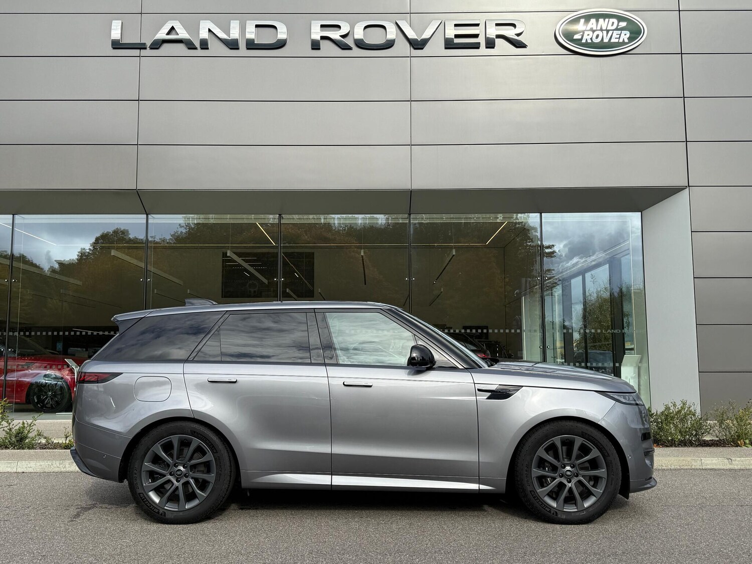 Used Land Rover Range Rover Sport 2023 for sale - 76337405: Photo 2