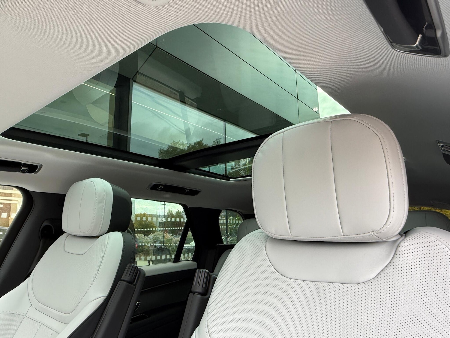 Used Land Rover Range Rover Sport 2023 for sale - 76337405: Photo 4