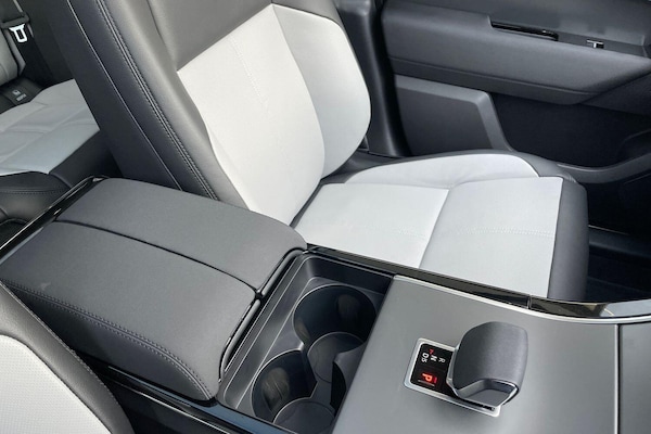 Used Land Rover Range Rover Velar 2025 for sale - 76326399: Photo 46
