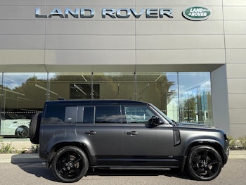 Used Land Rover Defender 110 2022 for sale - 76689833: Photo