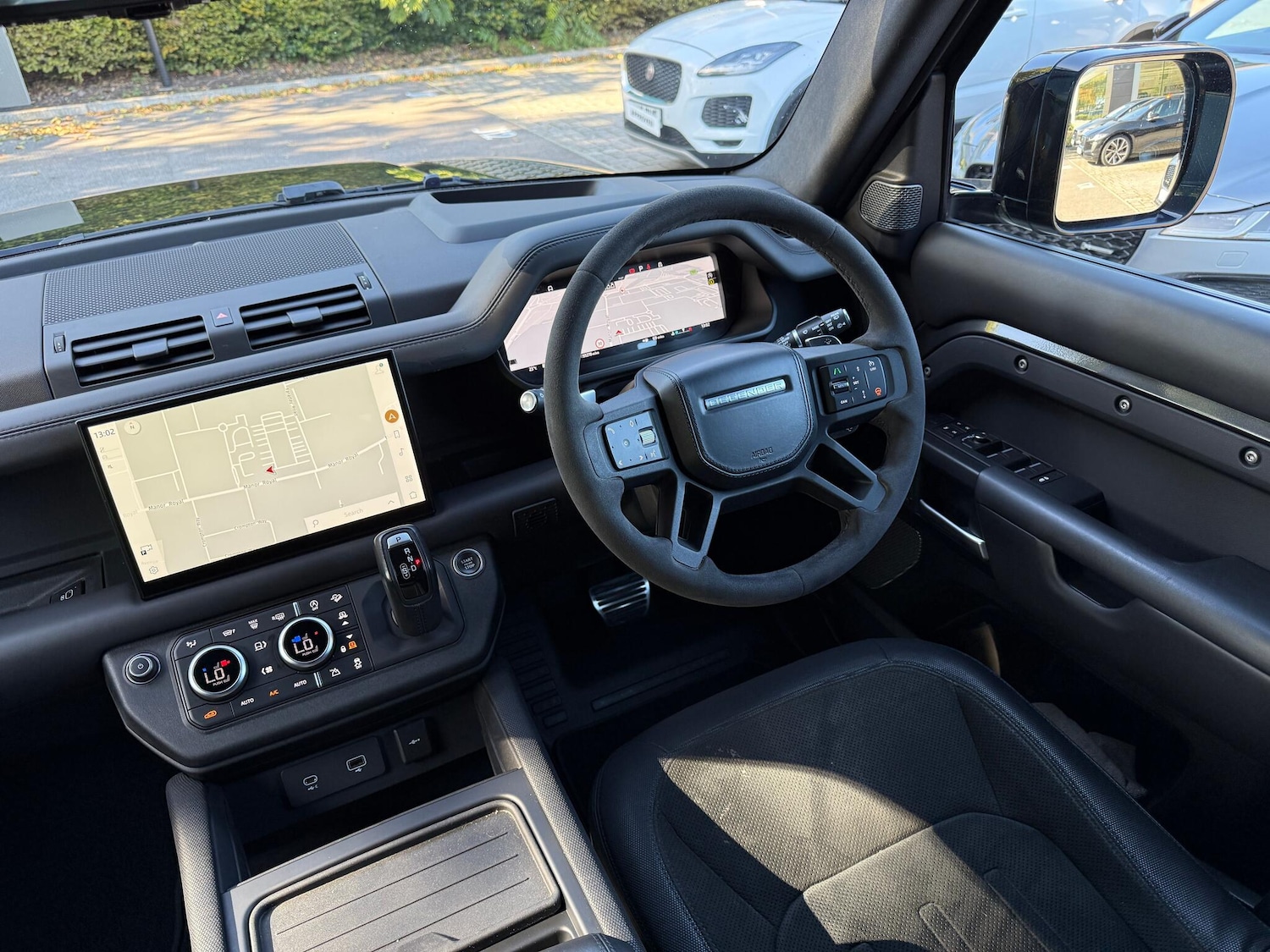 Used Land Rover Defender 110 2022 for sale - 76689833: Photo 30