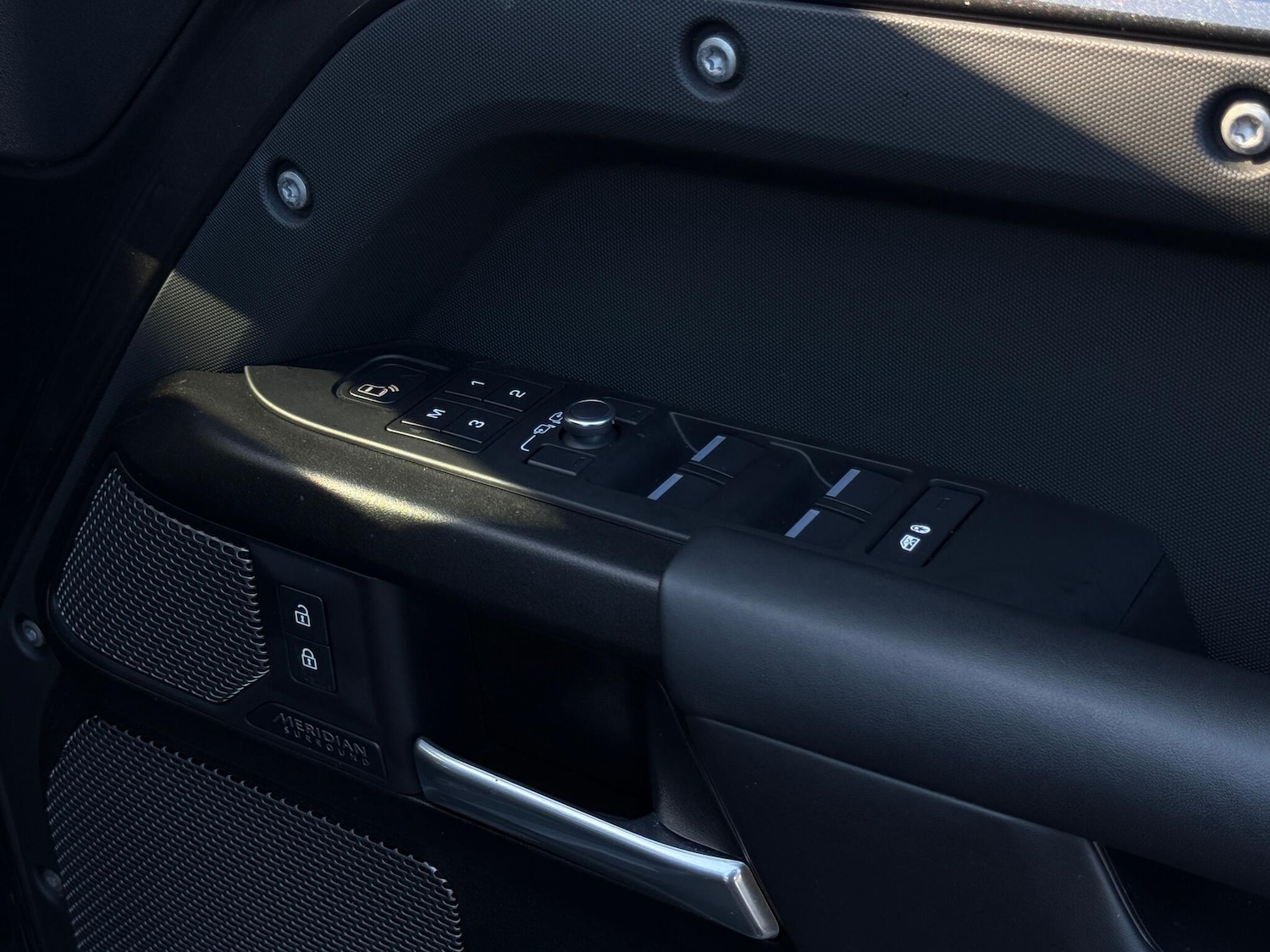 Used Land Rover Defender 110 2022 for sale - 76689833: Photo 31