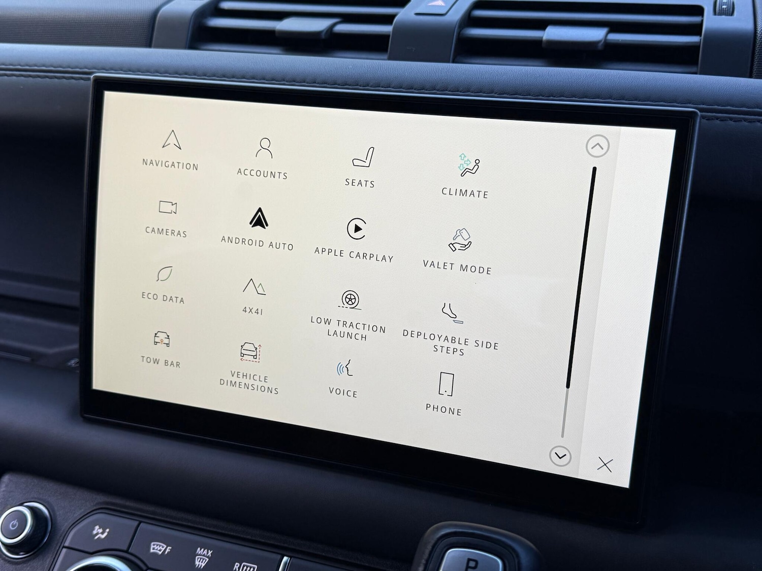 Used Land Rover Defender 110 2022 for sale - 76689833: Photo 40