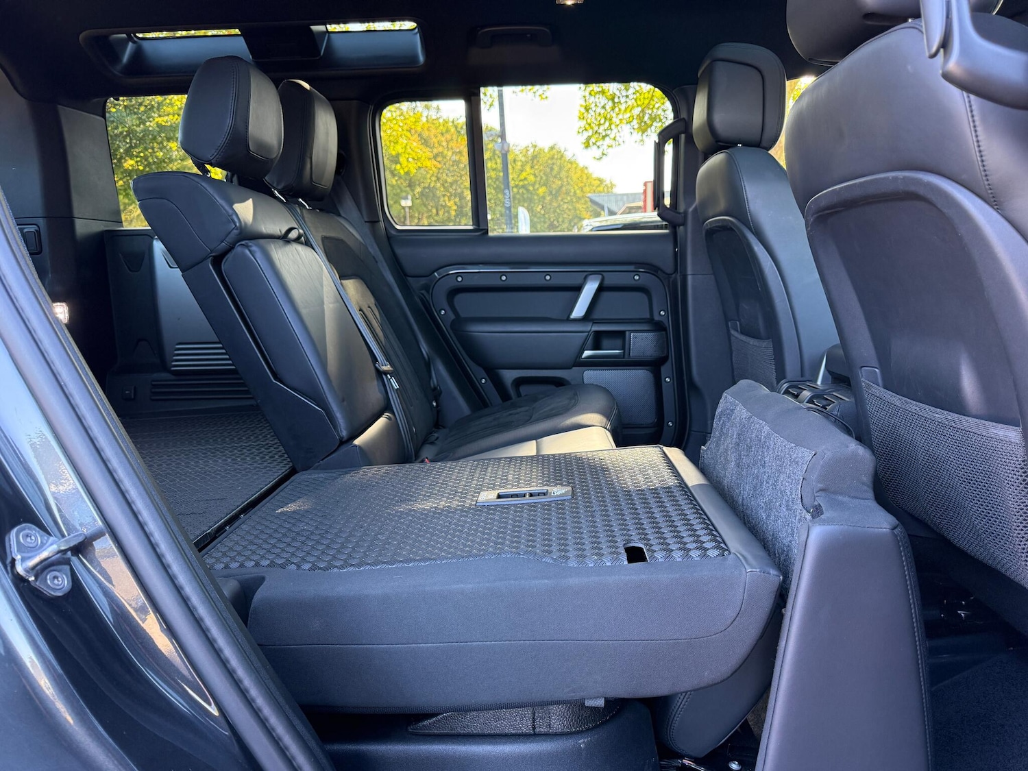 Used Land Rover Defender 110 2022 for sale - 76689833: Photo 49