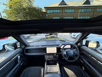 Used Land Rover Defender 110 2022 for sale - 76689833: Photo