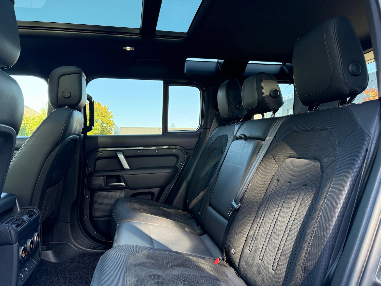 Used Land Rover Defender 110 2022 for sale - 76689833: Photo 53