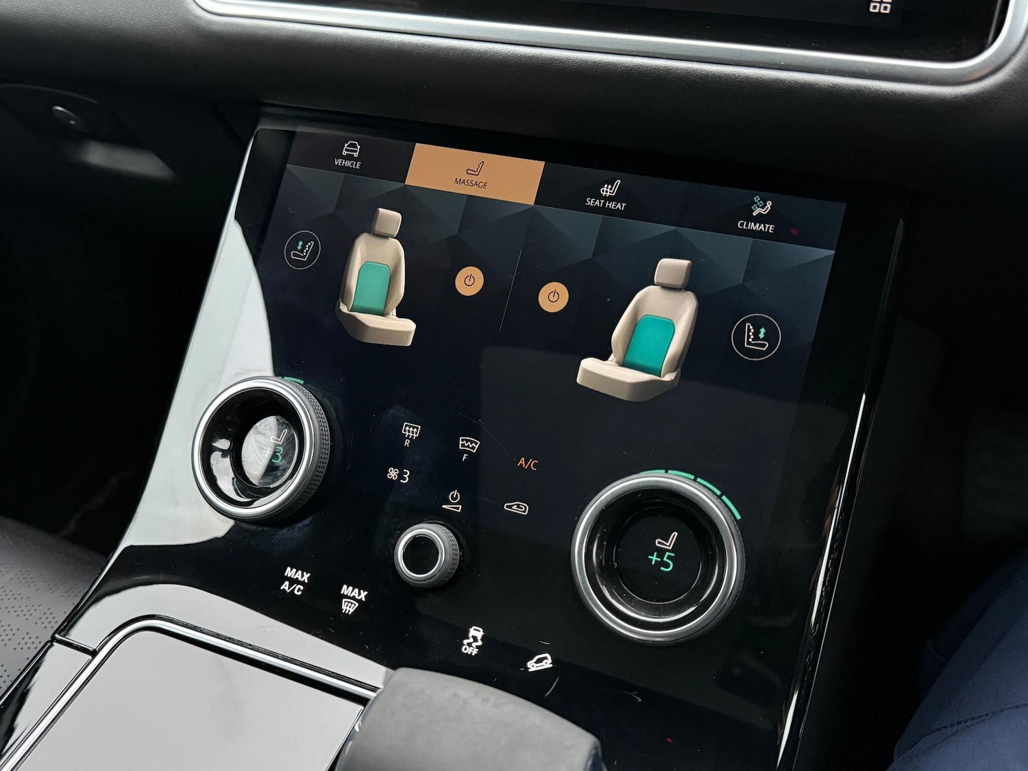 Used Land Rover Range Rover Velar for sale - 77330479: Photo 32