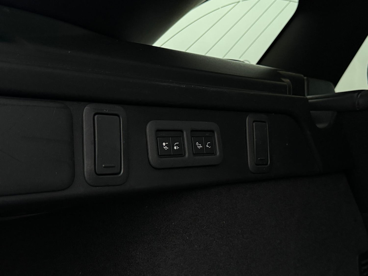 Used Land Rover Range Rover Velar for sale - 77330479: Photo 42