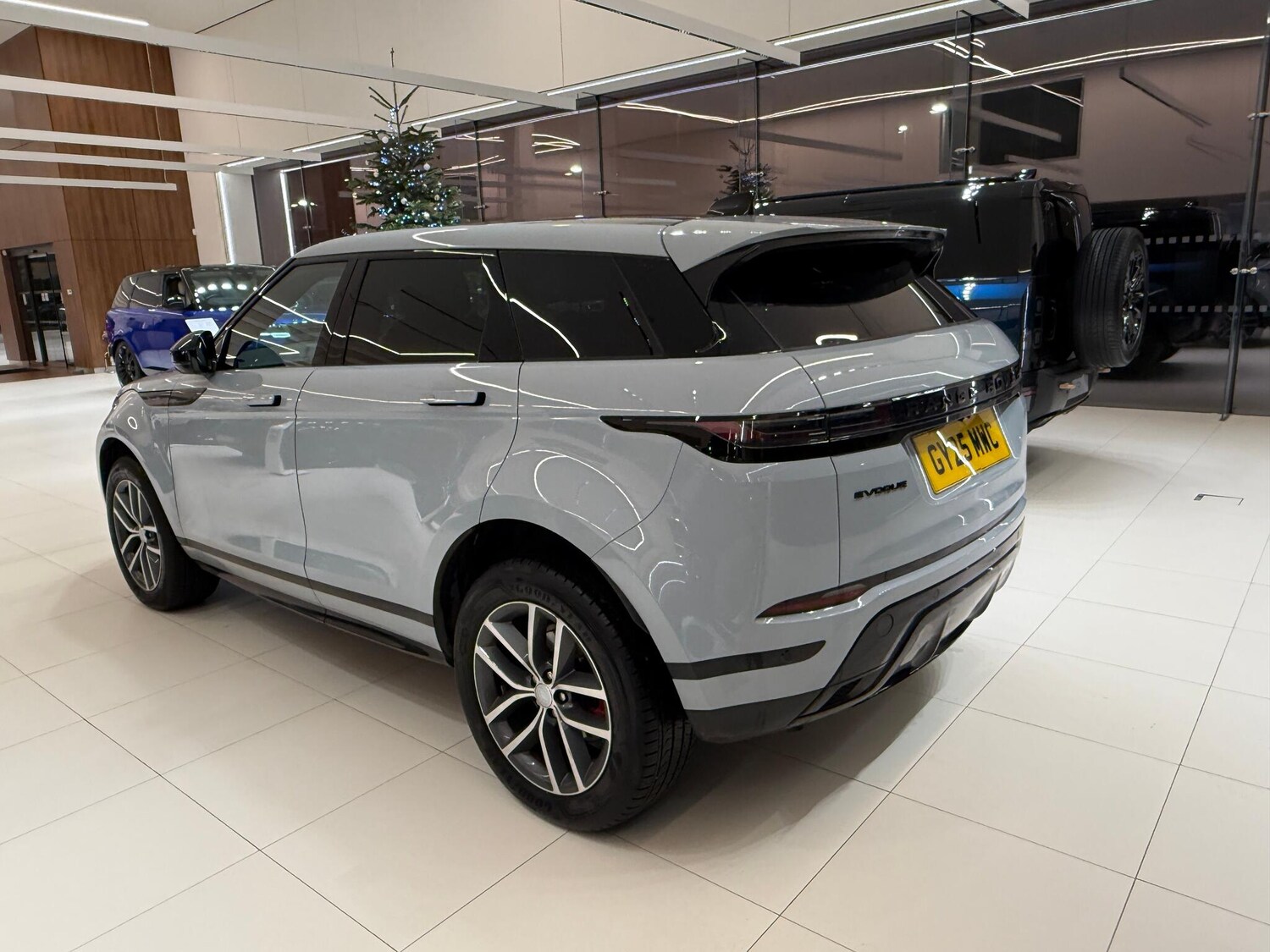 Used Land Rover Range Rover Evoque 2025 for sale - 76214952: Photo 13