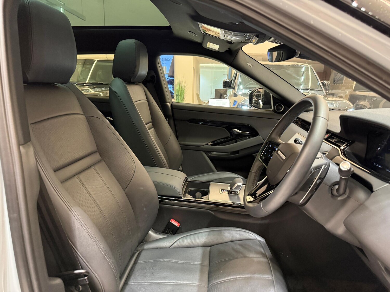 Used Land Rover Range Rover Evoque 2025 for sale - 76214952: Photo 26