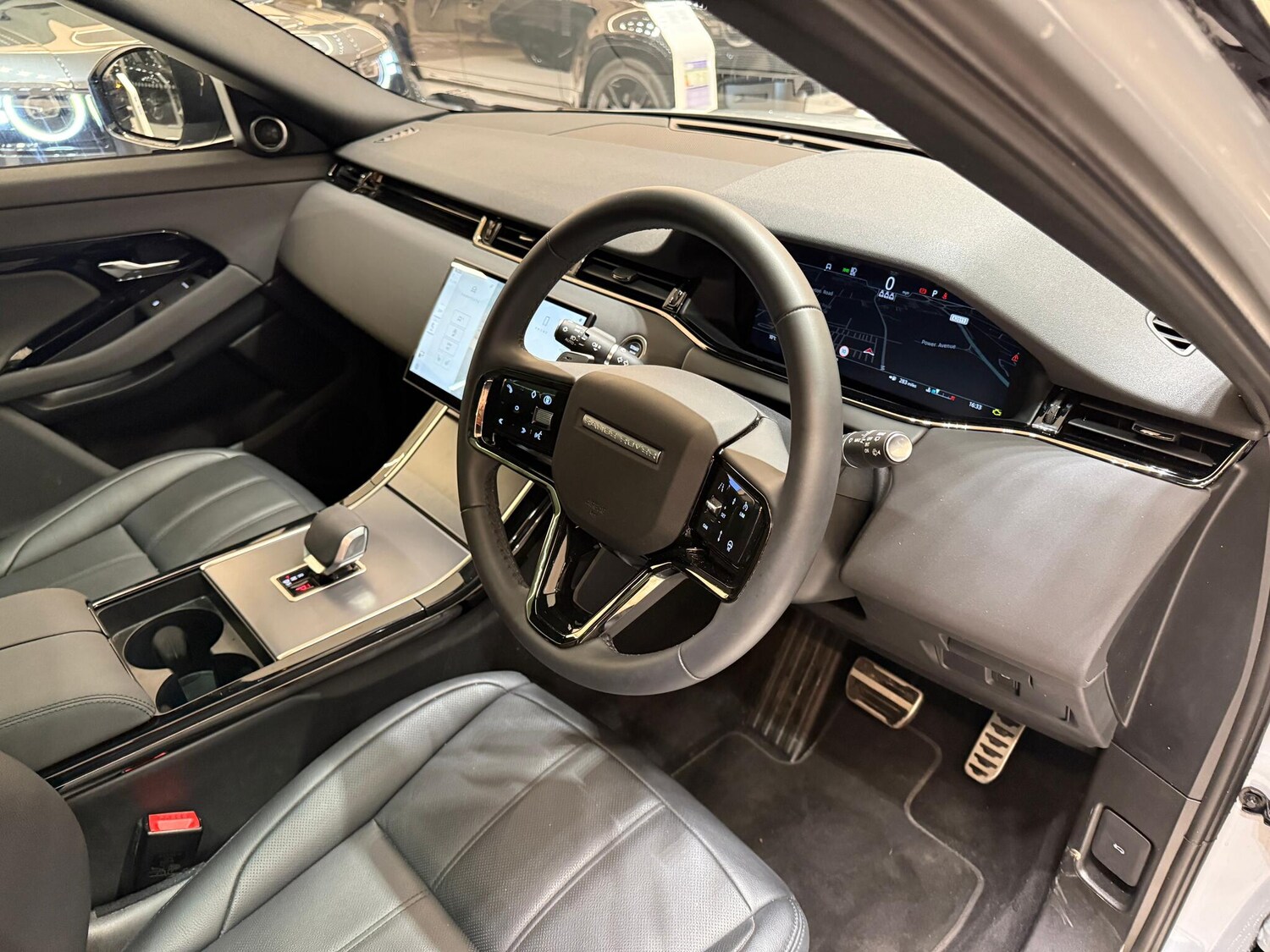 Used Land Rover Range Rover Evoque 2025 for sale - 76214952: Photo 27