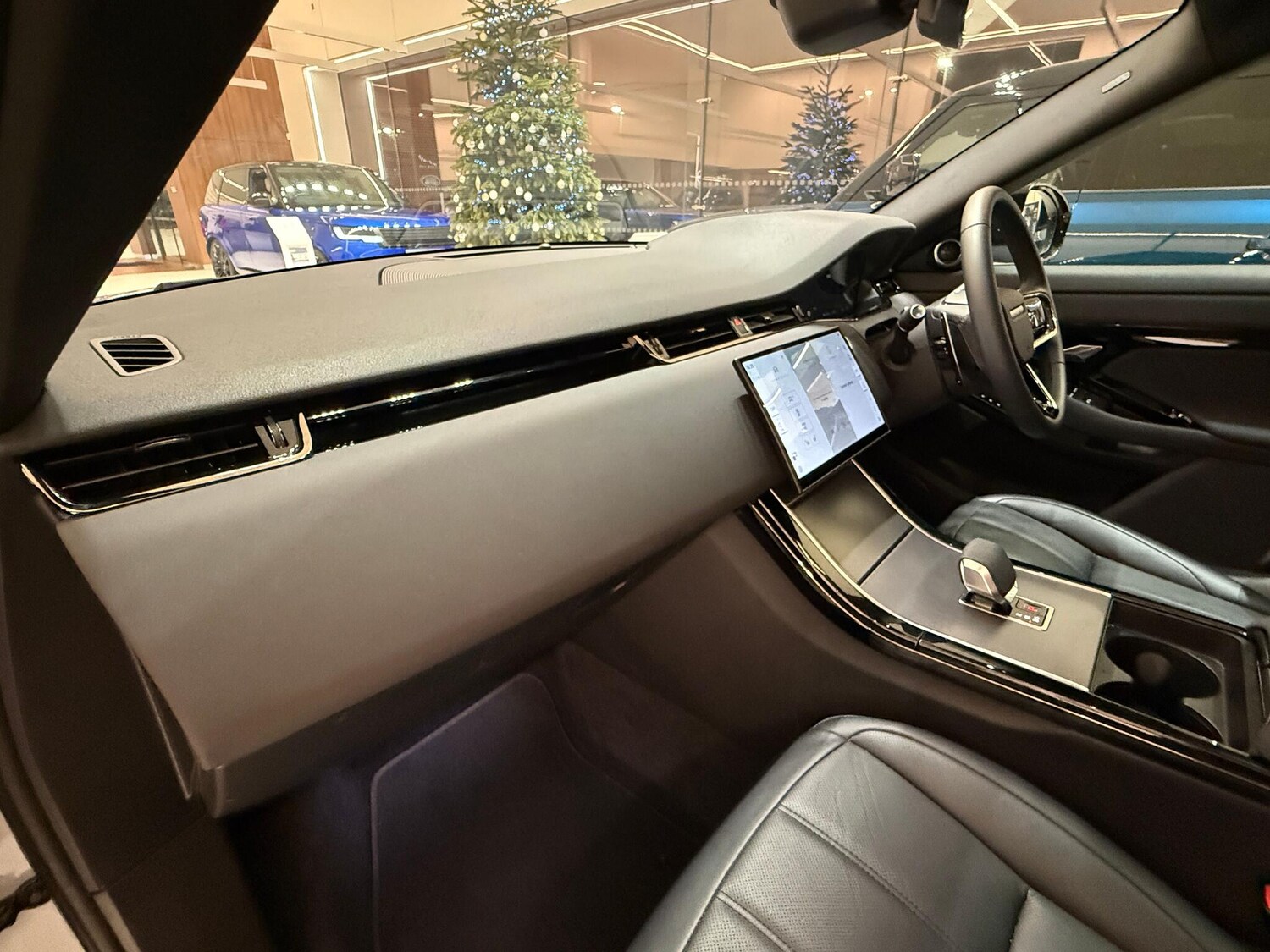 Used Land Rover Range Rover Evoque 2025 for sale - 76214952: Photo 29