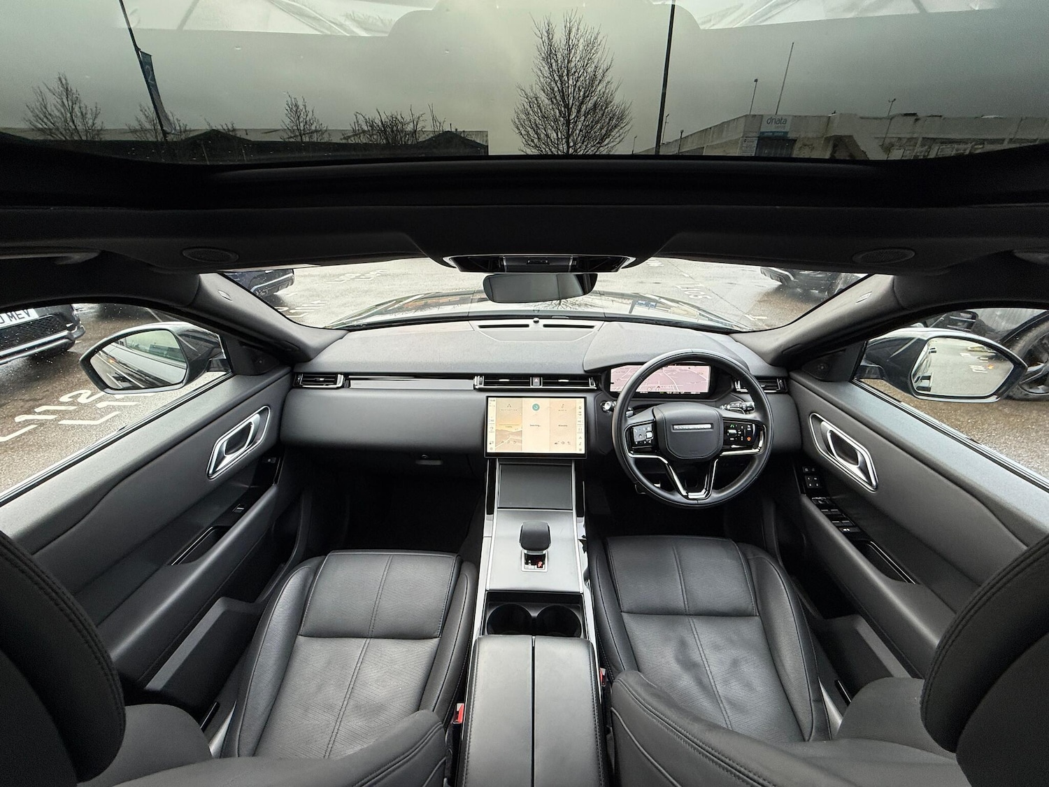 Used Land Rover Range Rover Velar 2024 for sale - 77468535: Photo 3