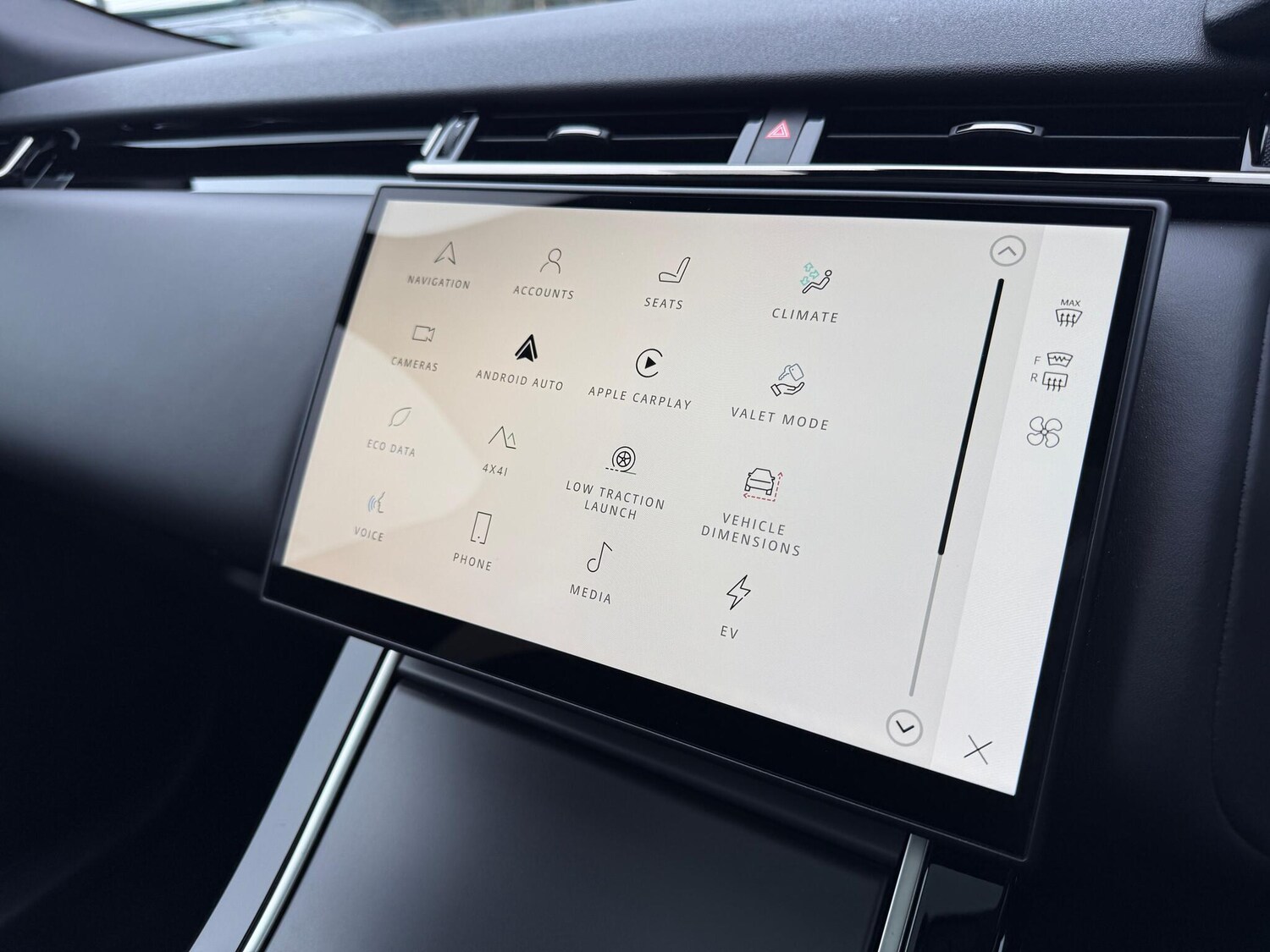 Used Land Rover Range Rover Velar 2024 for sale - 77468535: Photo 40