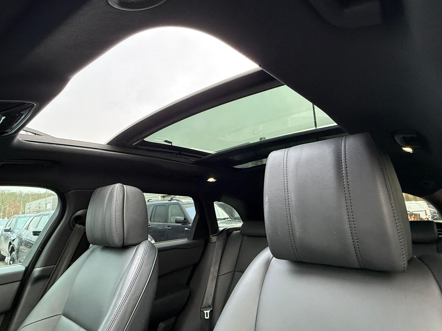 Used Land Rover Range Rover Velar 2024 for sale - 77468535: Photo 5