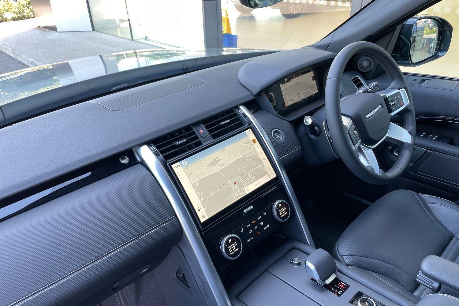 Used Land Rover Discovery 2025 for sale - 77001082: Photo 33