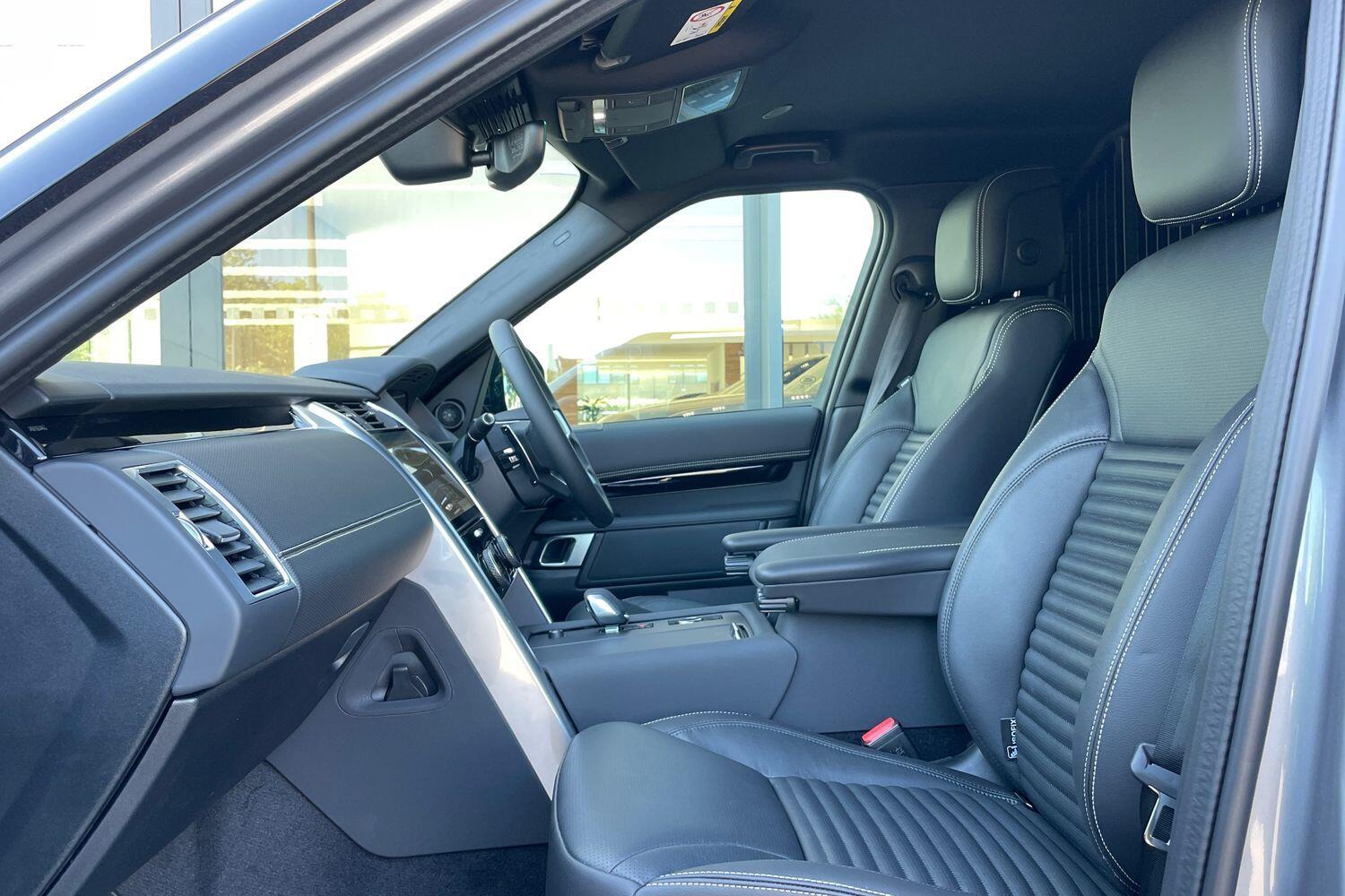 Used Land Rover Discovery 2025 for sale - 77001082: Photo 34